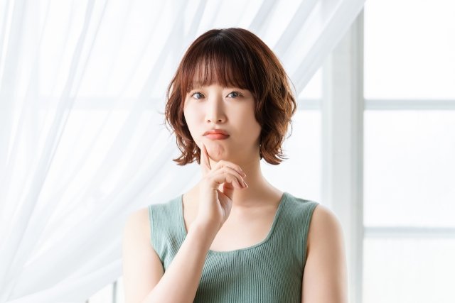 姿勢を整えたい女性
